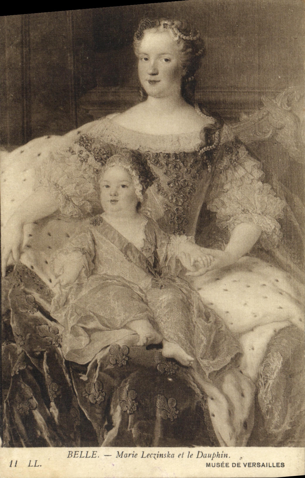 CPA Belle Marie Lezinska et le Dauphin Musee de Versailles