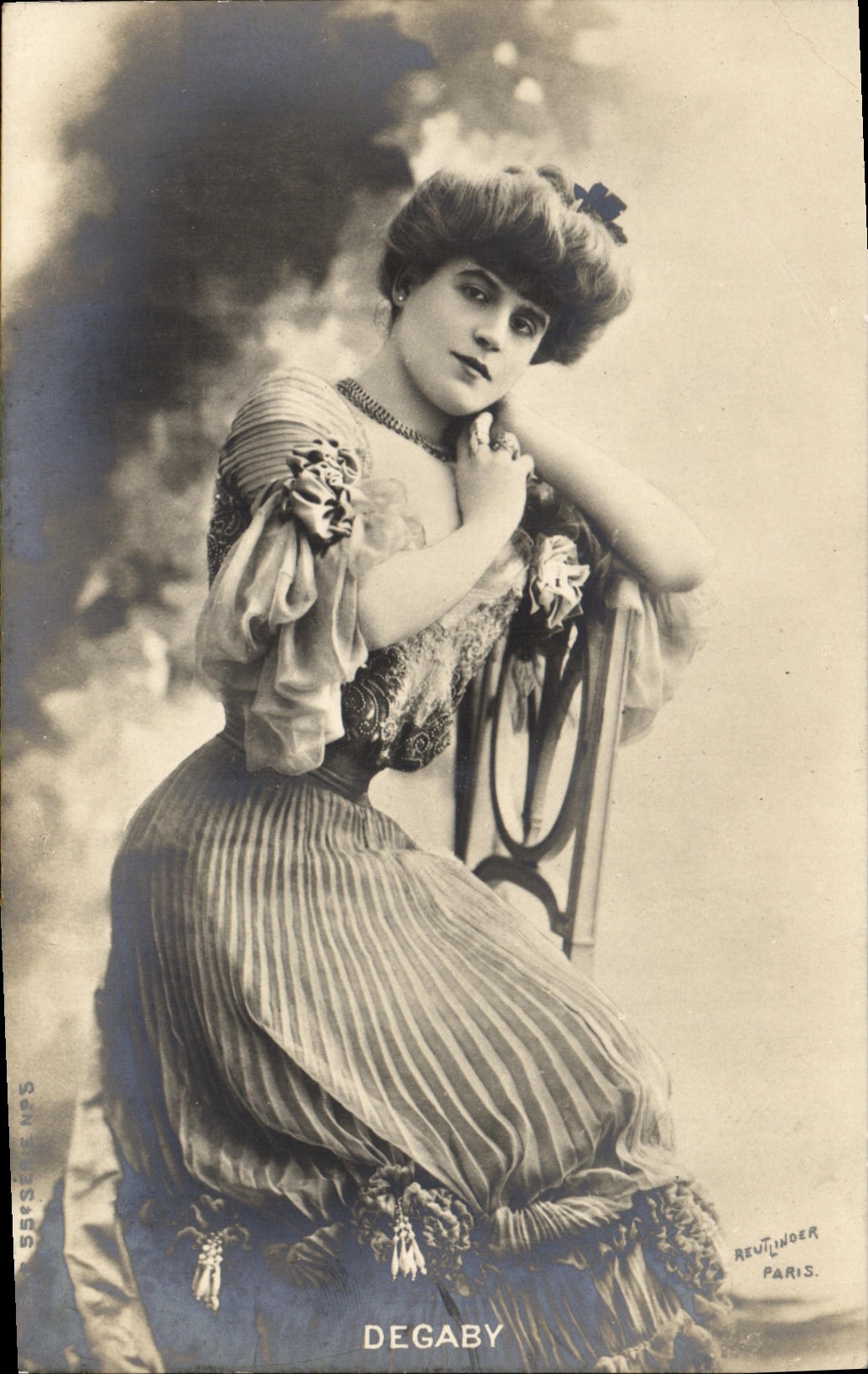 CPA Fantaisie Femme Degaby 