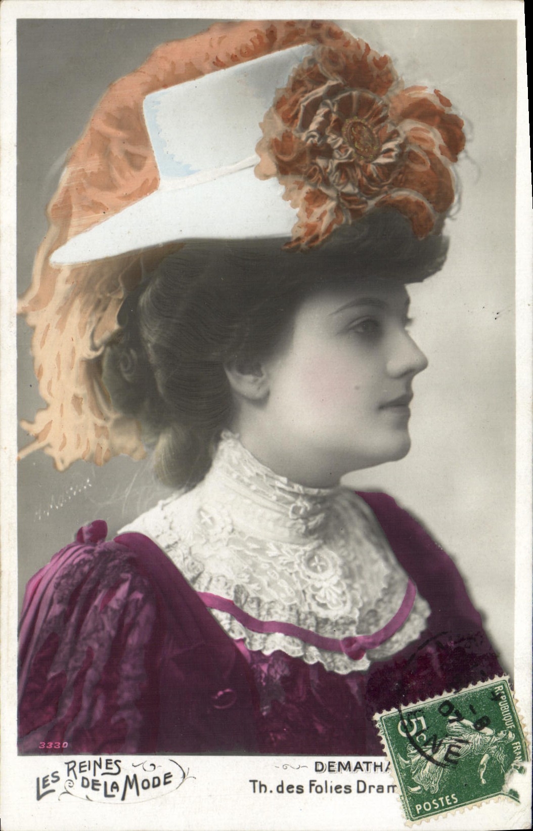 VINTAGE POSTCARD Fantasy Woman queens of the Theater mode of the Dramatic Madnesses