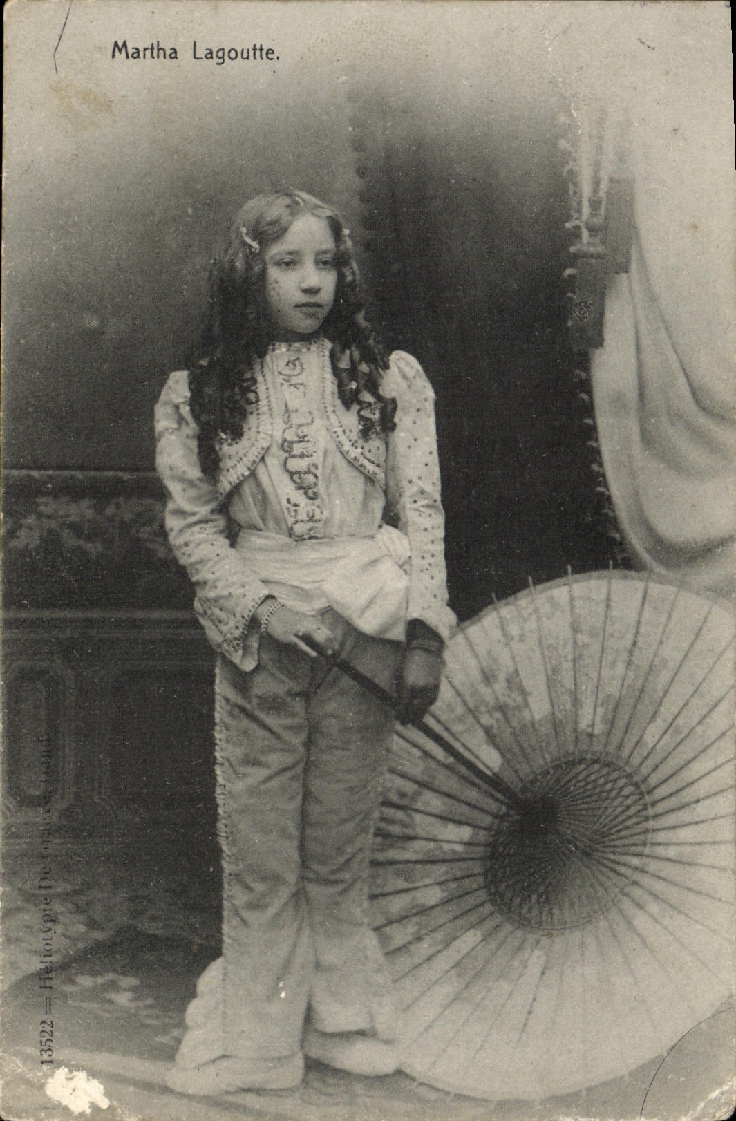 VINTAGE POSTCARD Martha Lagoutte