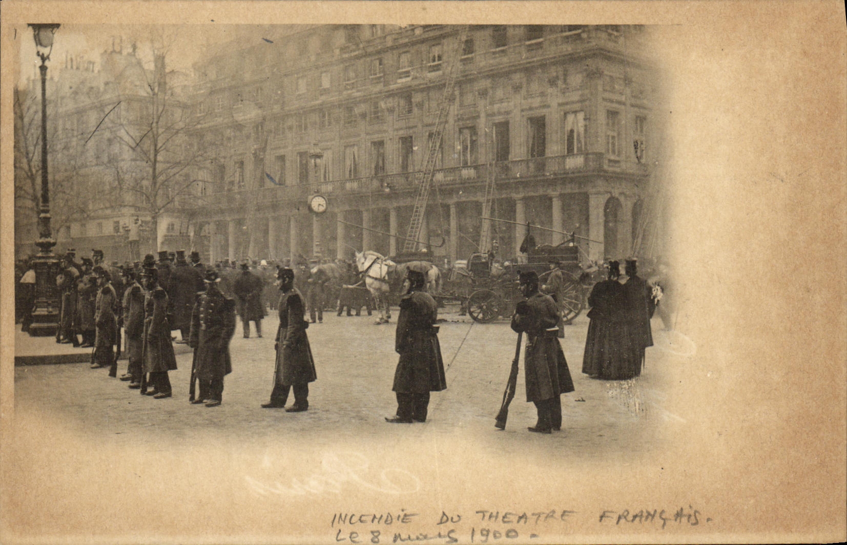 CPA Incendie du theatre Francais Paris 8 mars 1900 Pompiers 