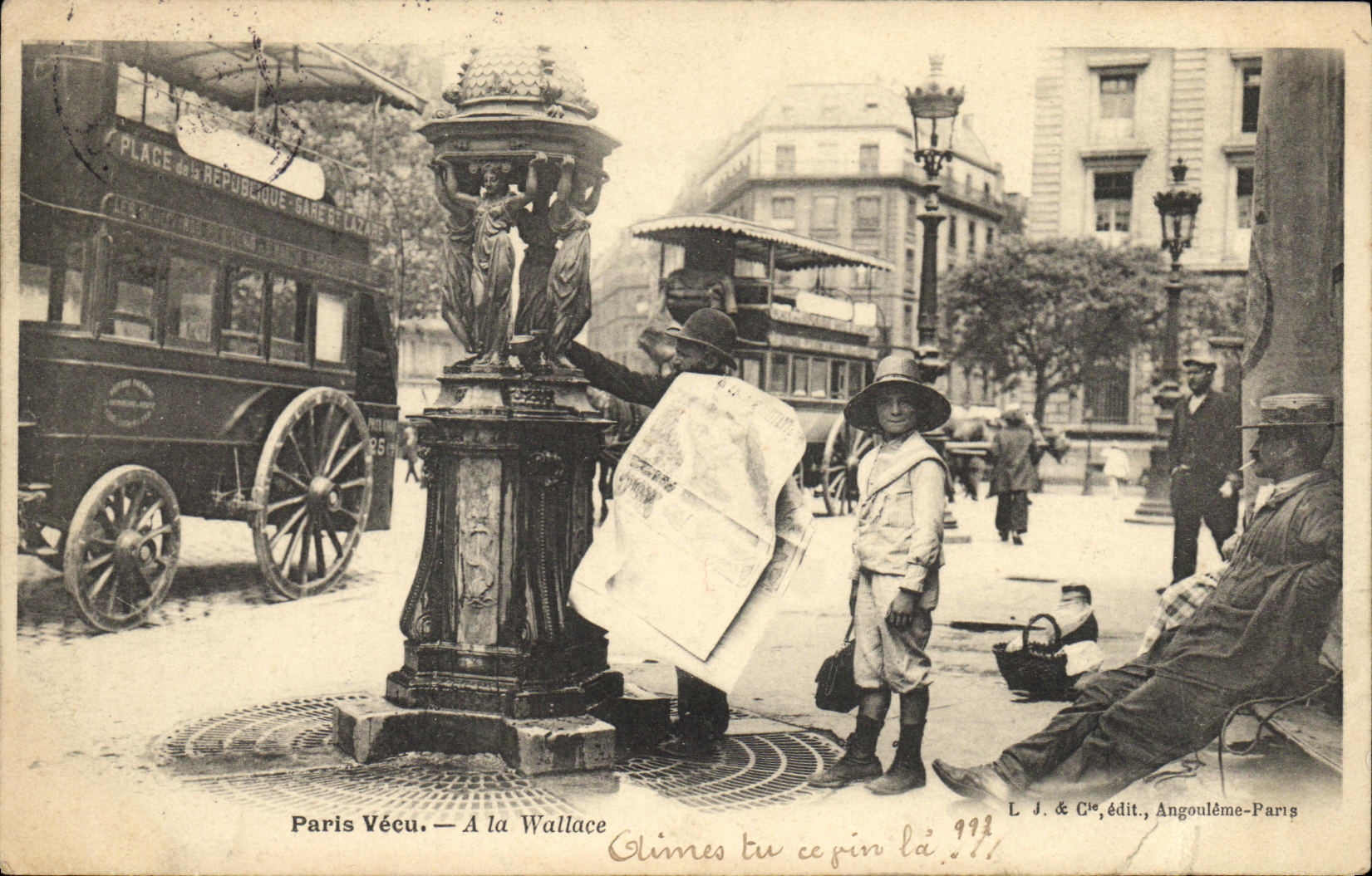 CPA Paris Vecu A la Wallace Marchand de journaux TOP