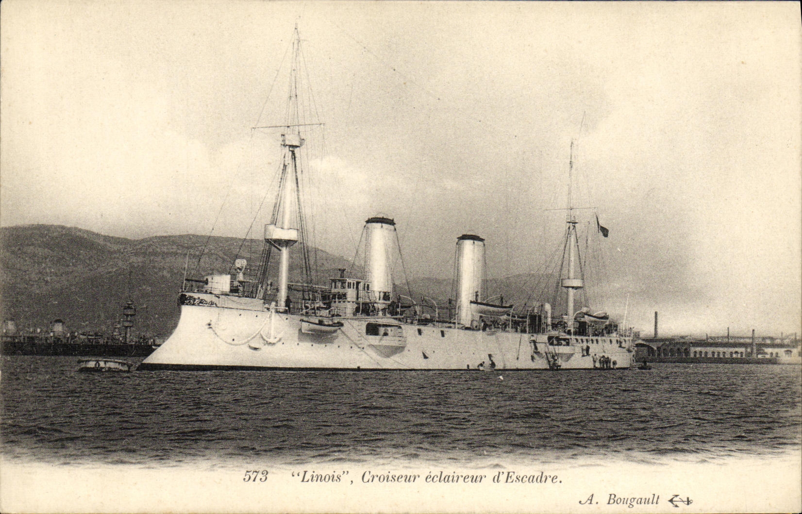 VINTAGE POSTCARD Boat Linois Cruiser scout of squadron