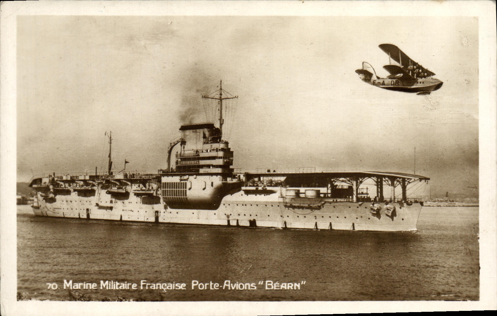 CPA Bateau Porte avions Beanr 