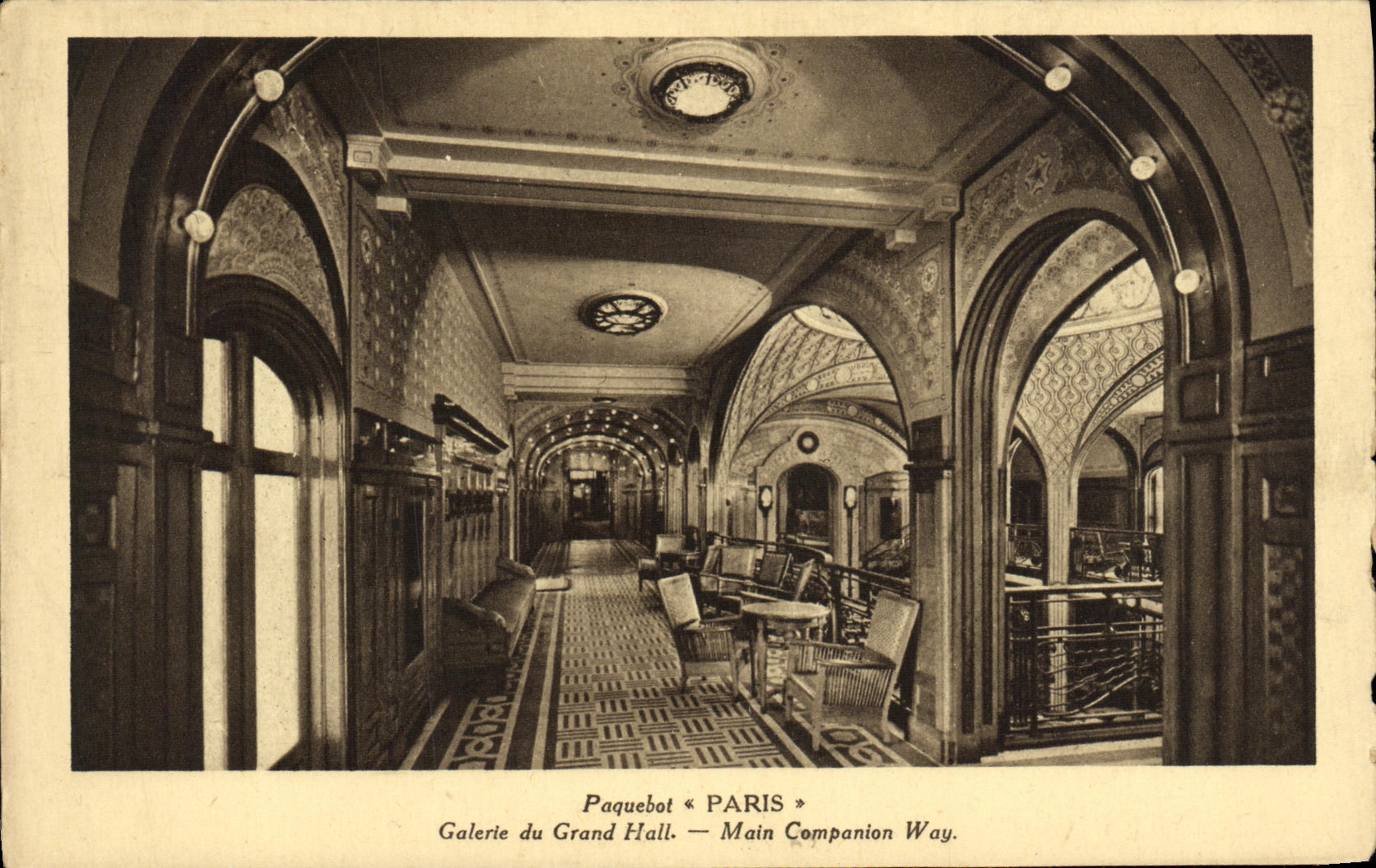 CPA Bateau Paquebot Paris Galerie du Grand hall
