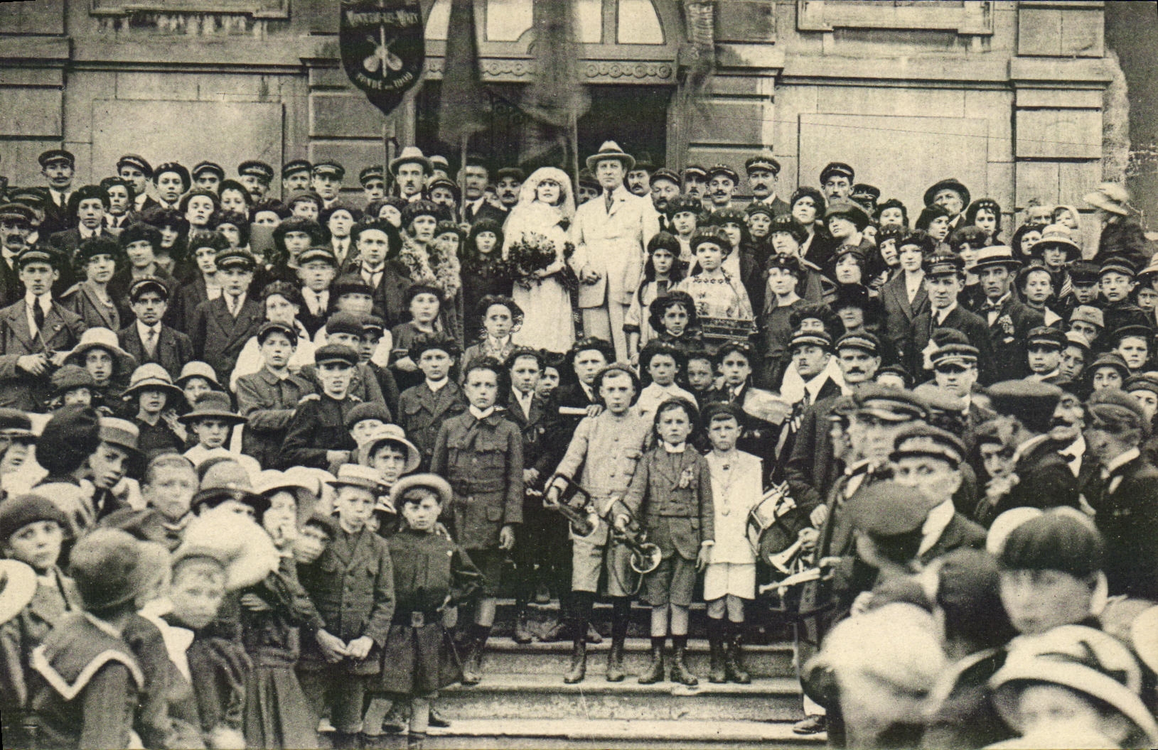 Cine de la POSTAL de la VENDIMIA el emperador del Felicien pobre Champsaur Rene Leprince