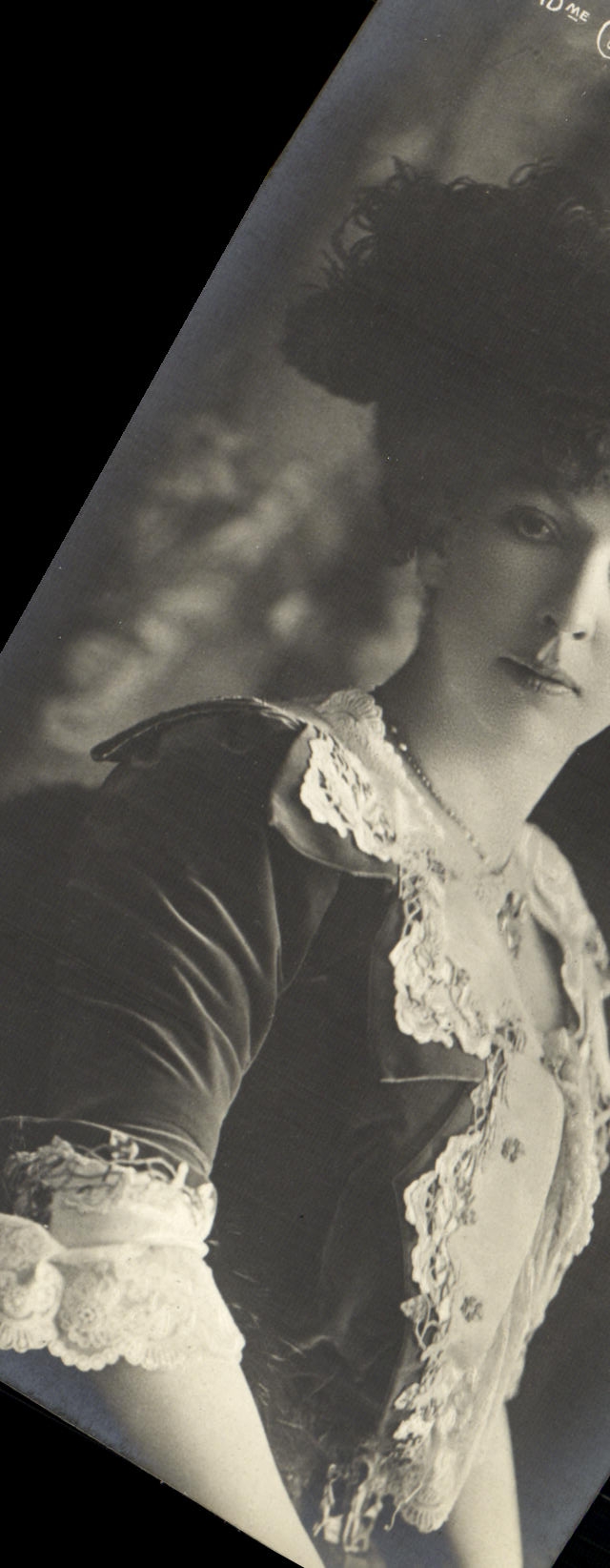 CPA Fantaisie Femme Madame Chaminade