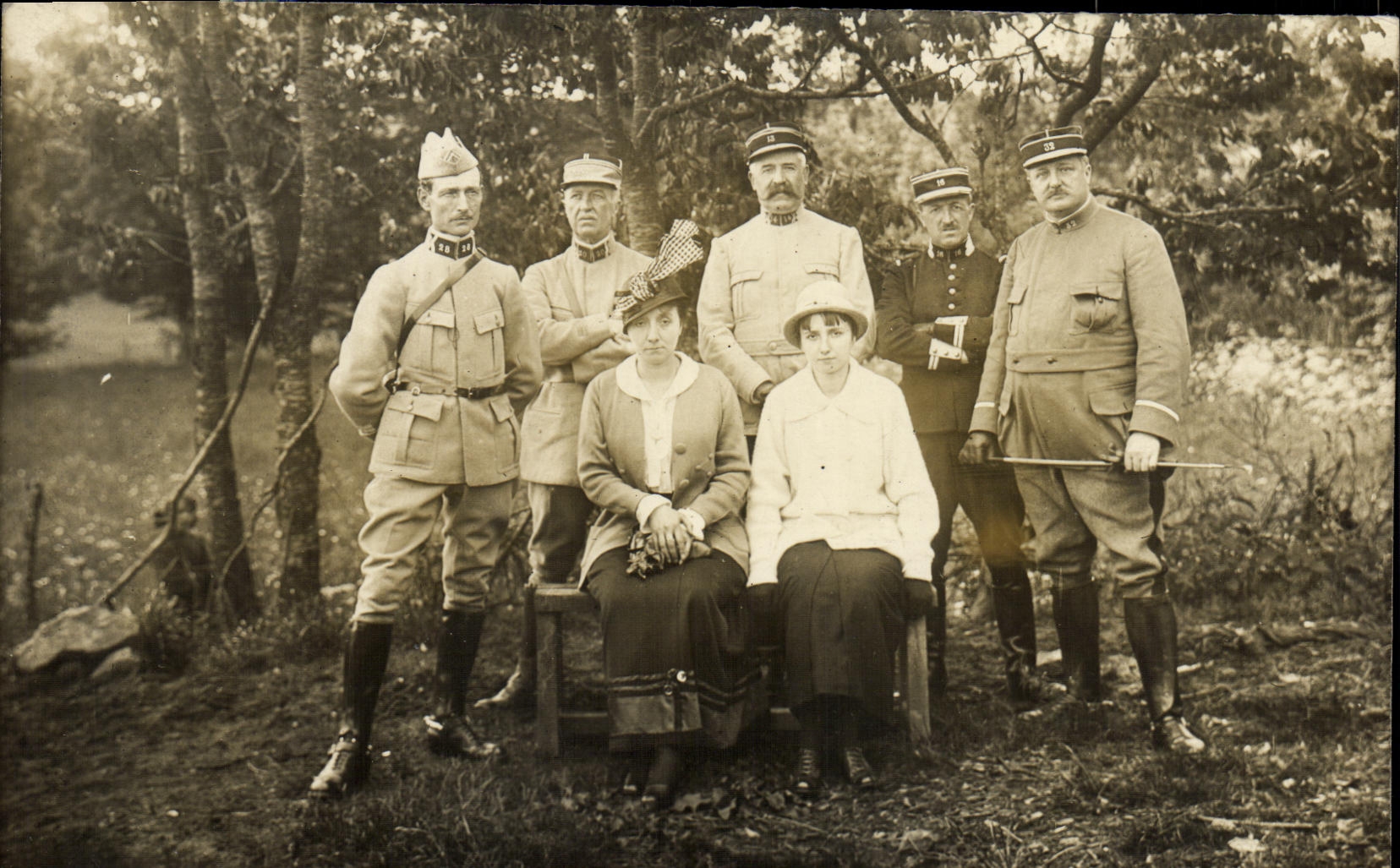 CARTE PHOTO Militaria Escadron Tal monte 28eme Dragons (n° de col 28 32 14)