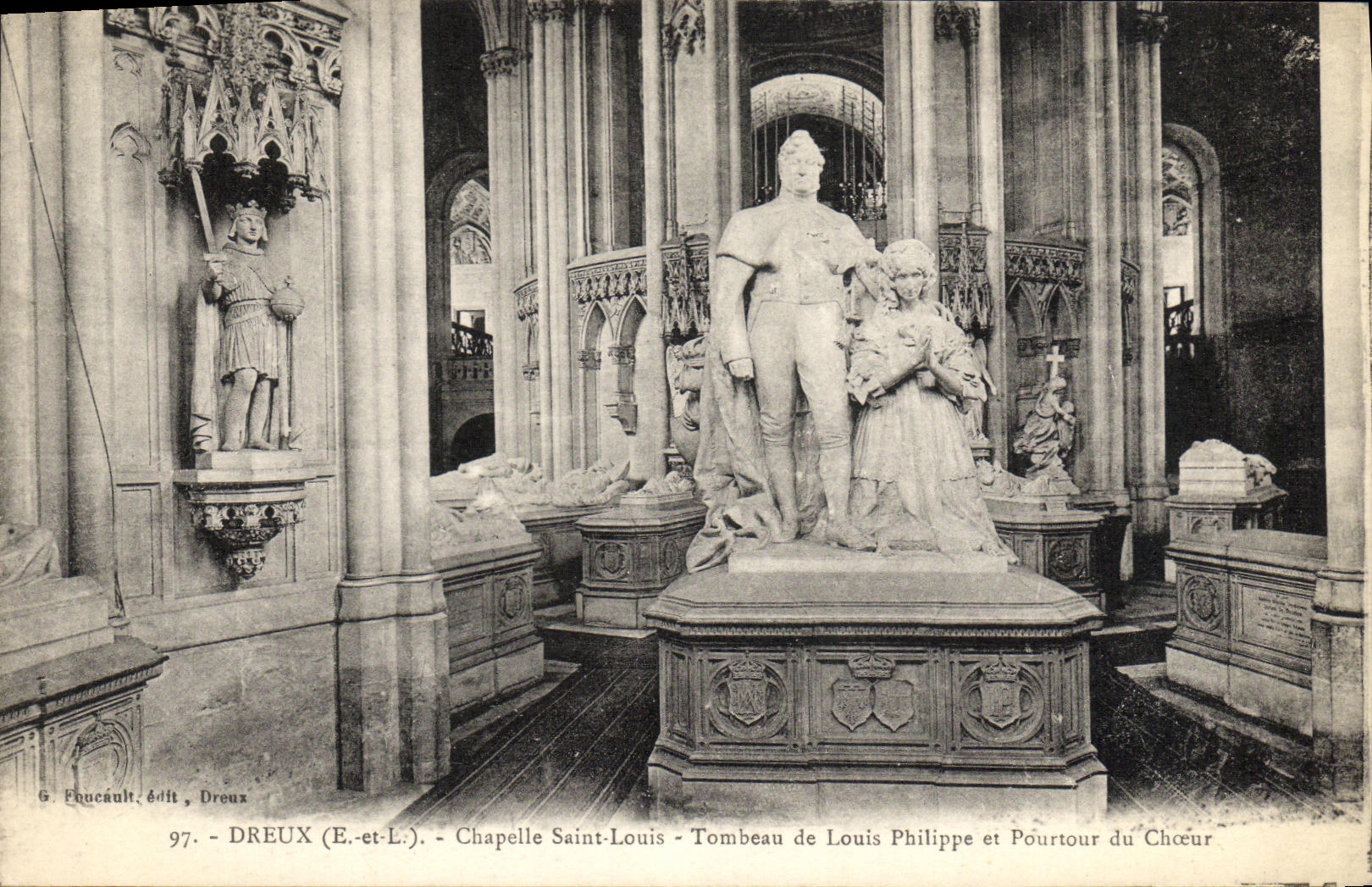 CPA Dreux Chapelle Saint Louis Tombeau de Louis Philippe et Pourtour du choeur 