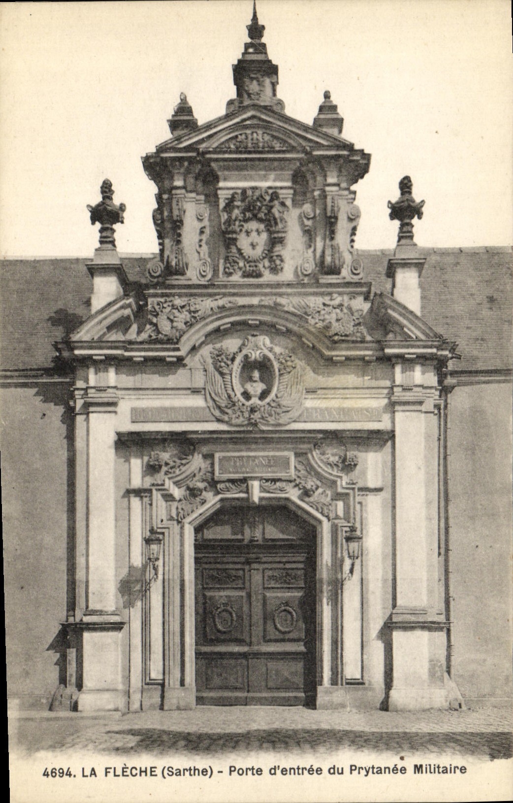 VINTAGE POSTCARD the Arrow Main door of the Military academy