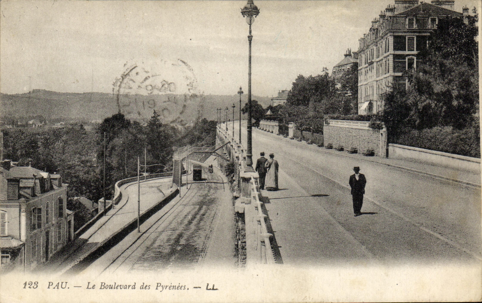 CPA Pau Boulevard des Pyrenees