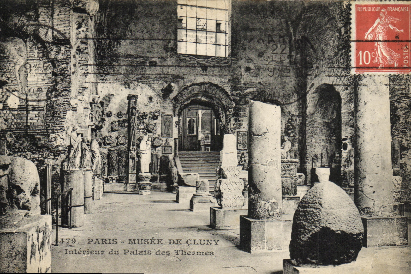 CPA Paris Musee de Cluny Interieur du palais des thermes
