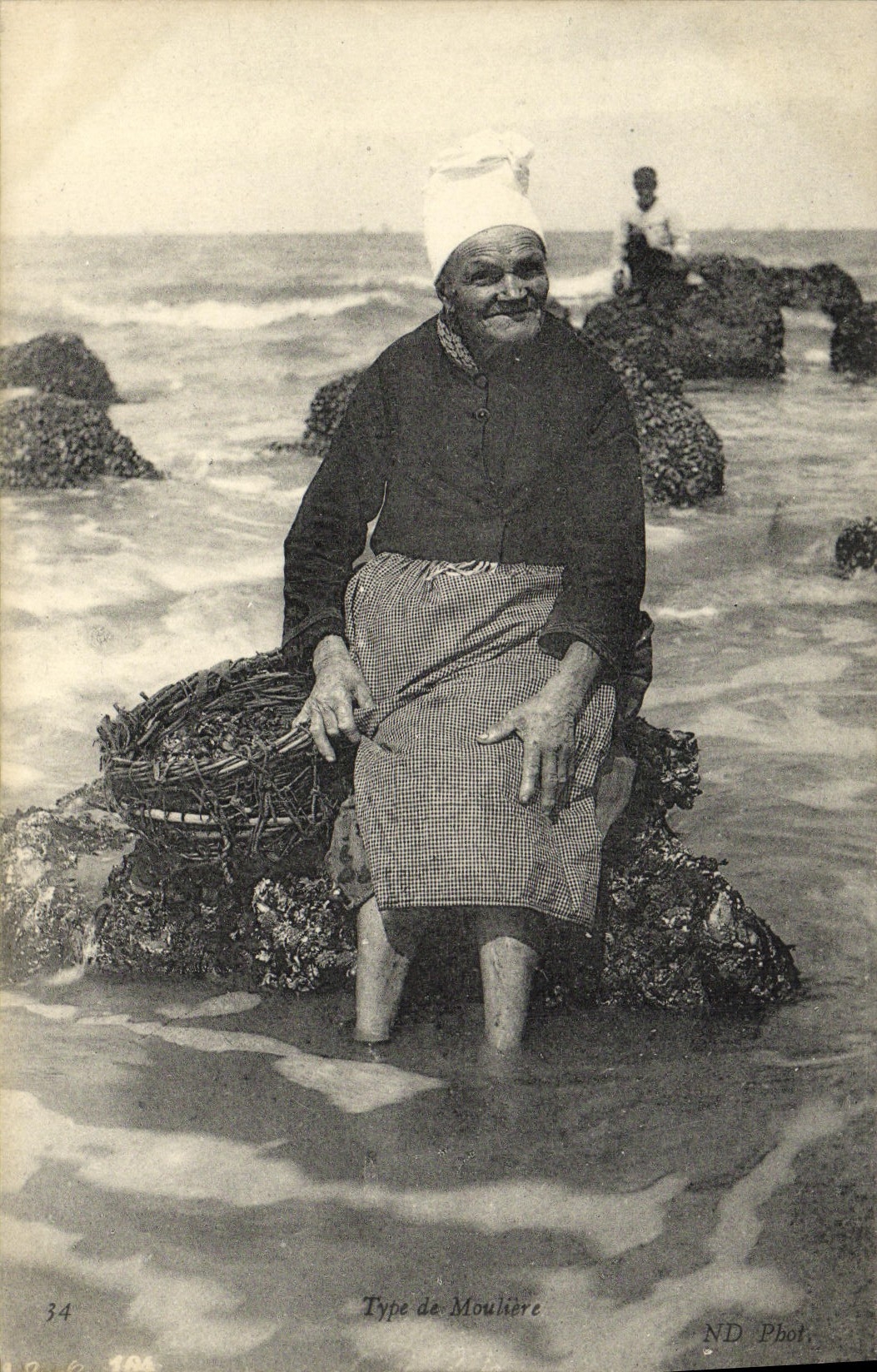 Estándar de la POSTAL de la VENDIMIA del folklore de la mujer de Mouliere