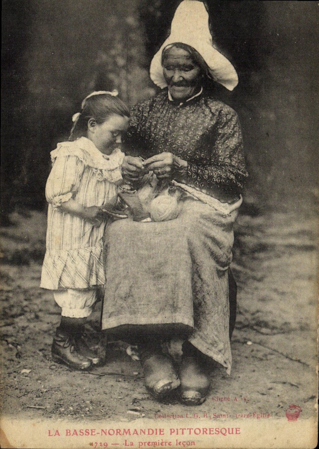 CPA Basse Normandie Folklore La premier lecon 