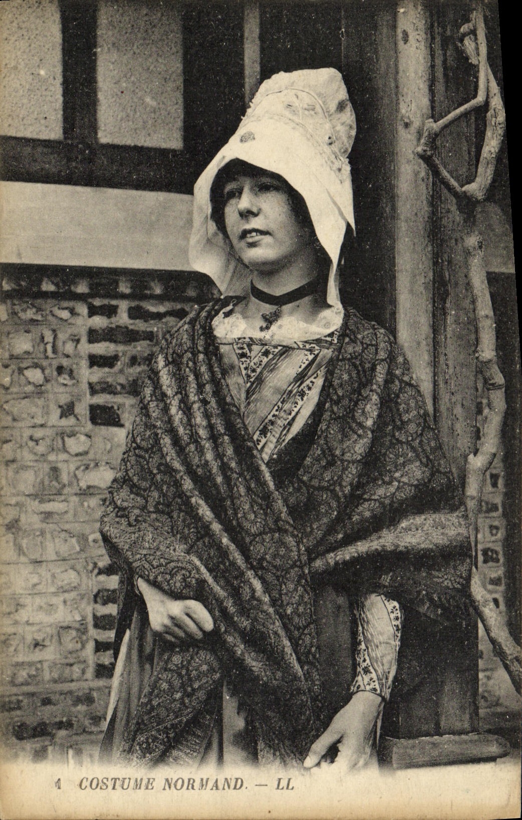 CPA Costume normand Folklore 