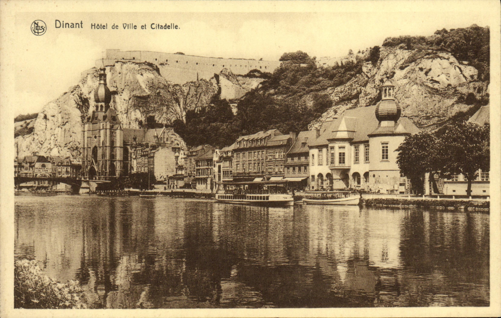 CPA Dinant hotel de ville et citadelle