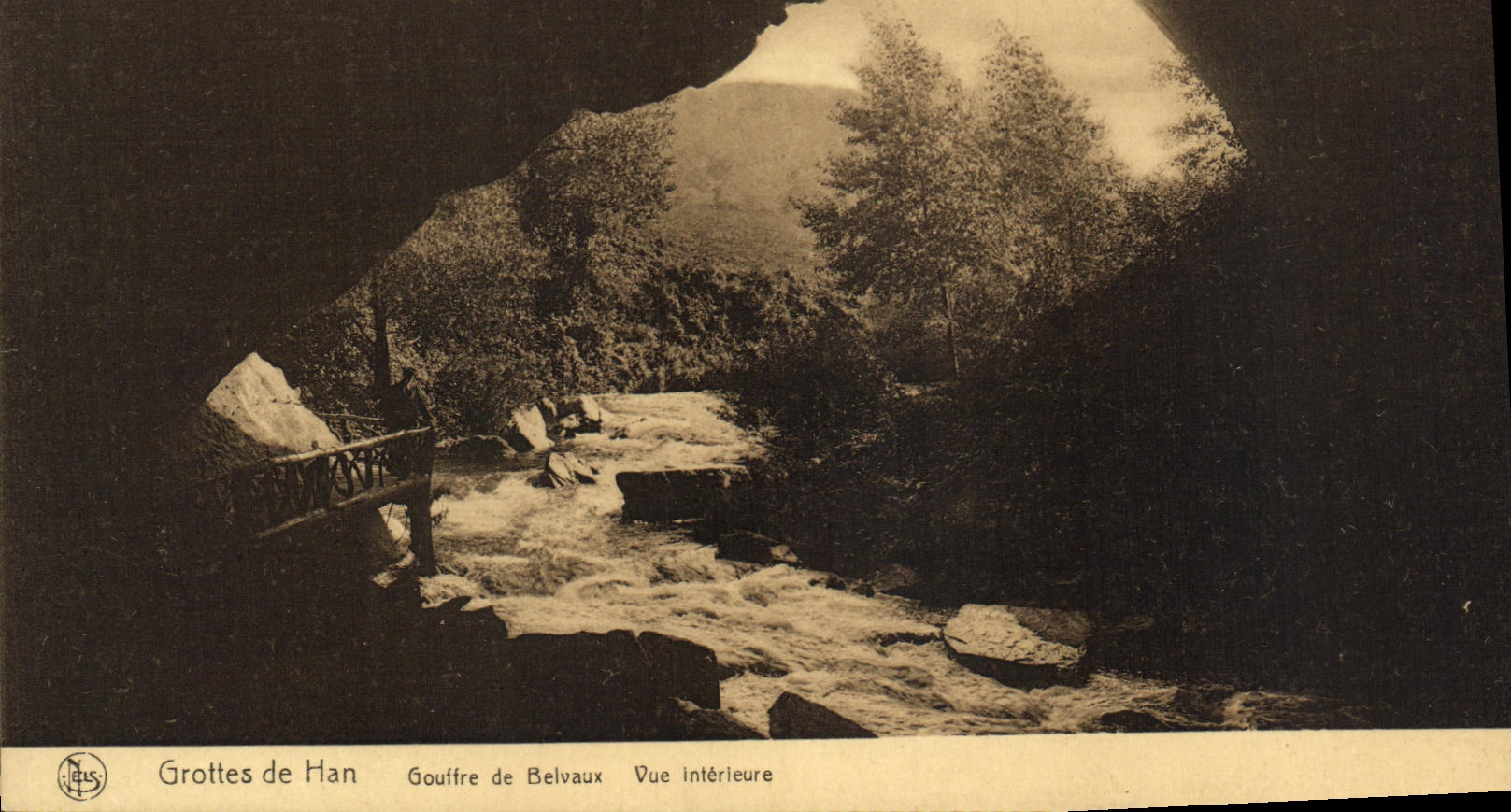 VINTAGE POSTCARD Cave of Han Pit of Belvaux Seen interior