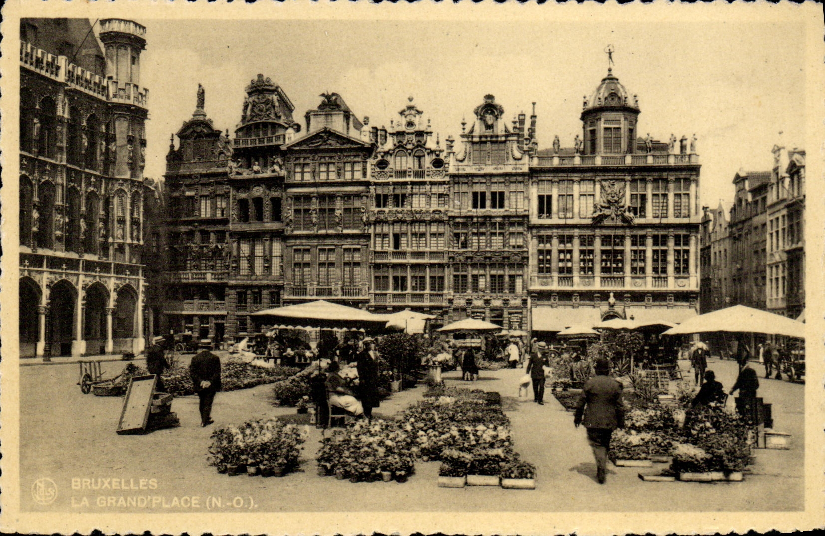 VINTAGE POSTCARD Brussels the large one places Marche