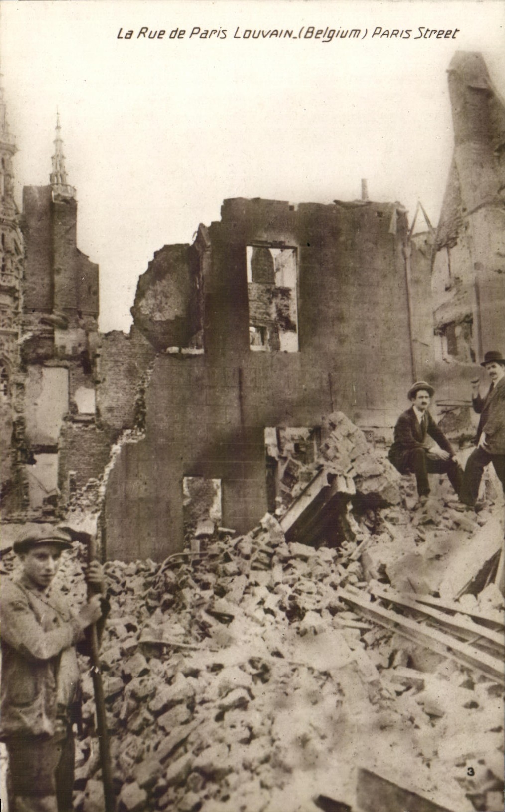 VINTAGE POSTCARD Leuwen the street of Paris militaria