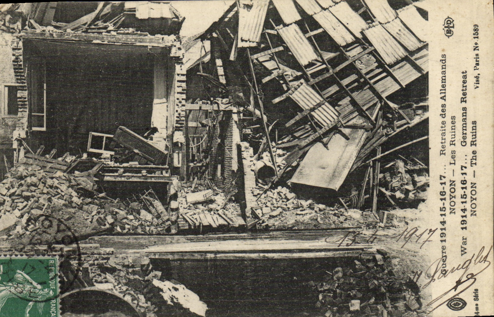 CPA Militaria Noyon Les ruines 