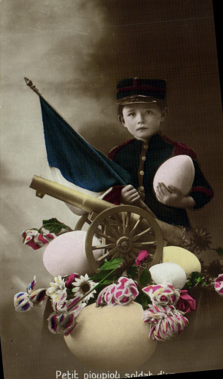 VINTAGE POSTCARD Militaria Canon Child