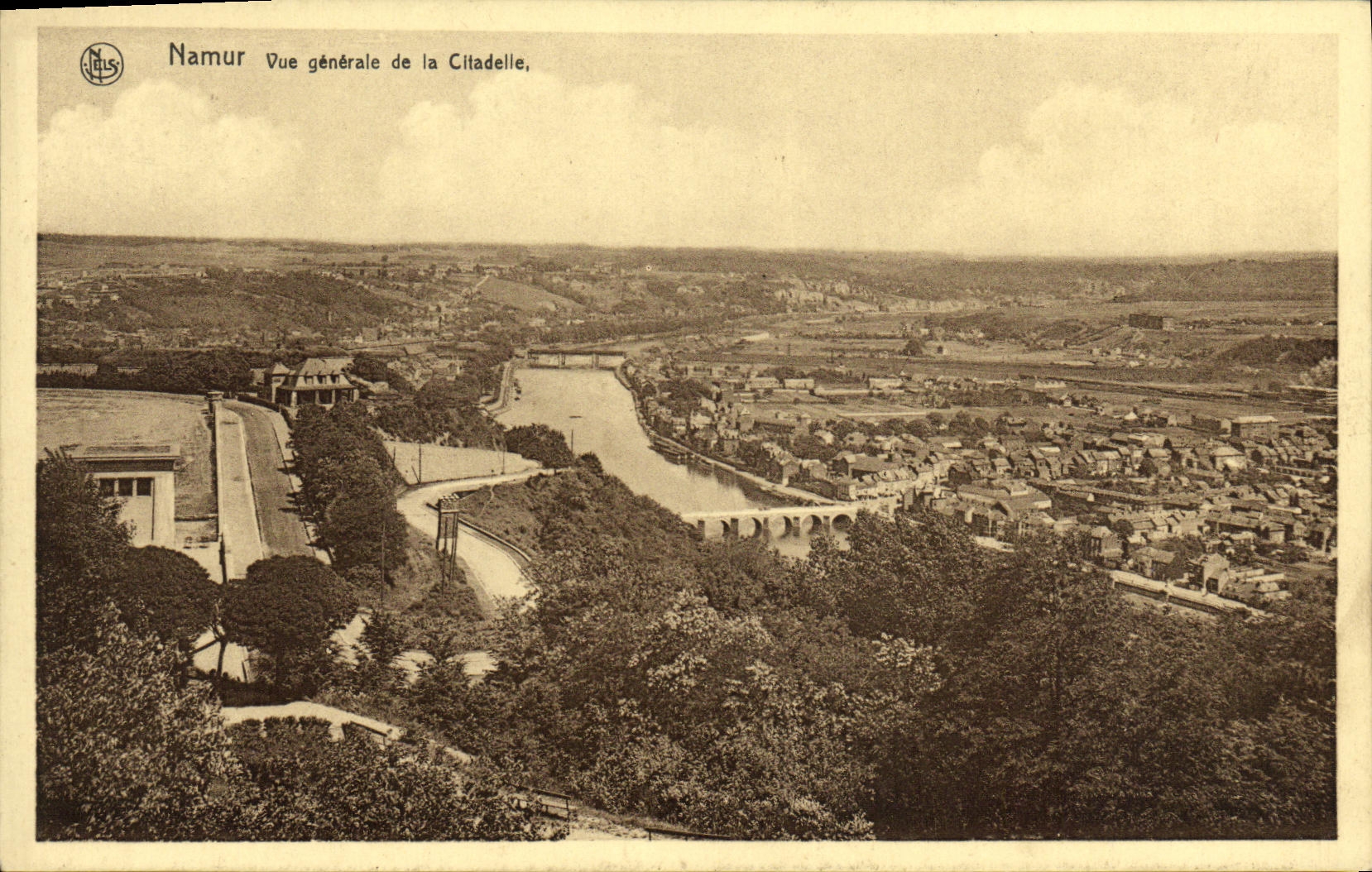 VINTAGE POSTCARD Namur View of the citadel