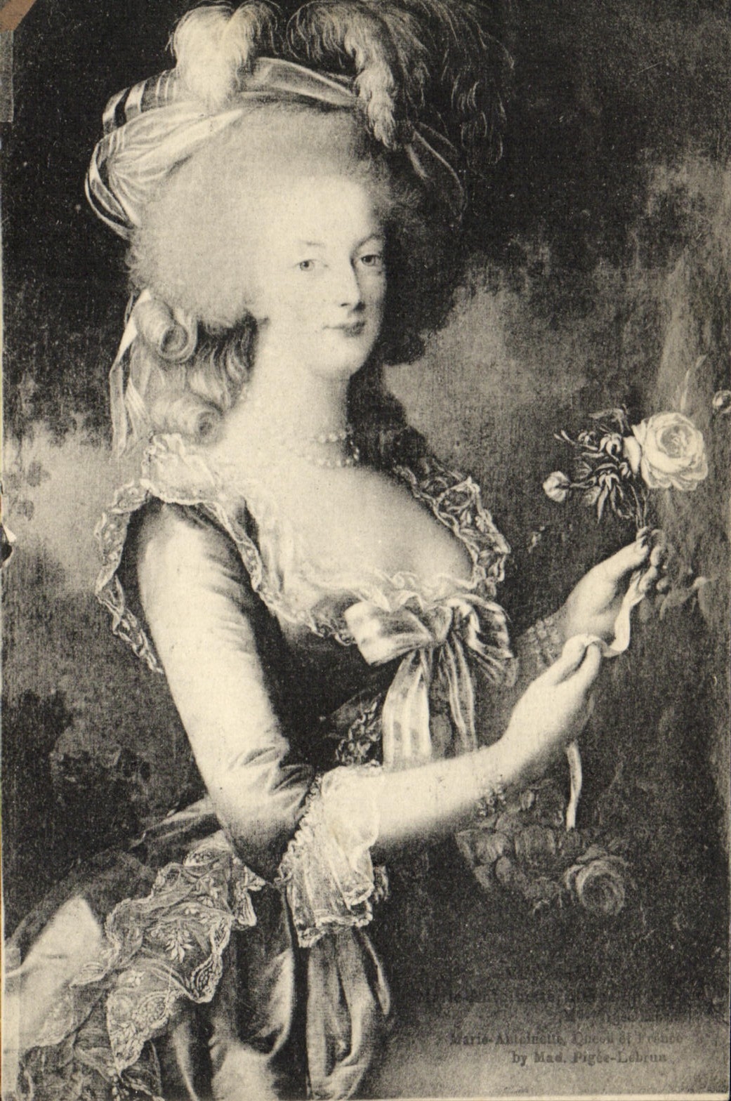 VINTAGE POSTCARD Marie Antoinette Musee of Versailles