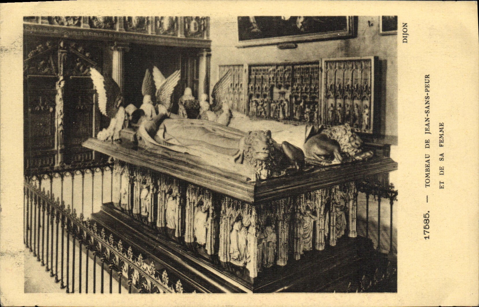 VINTAGE POSTCARD Tomb of Jean Without fear and his wife