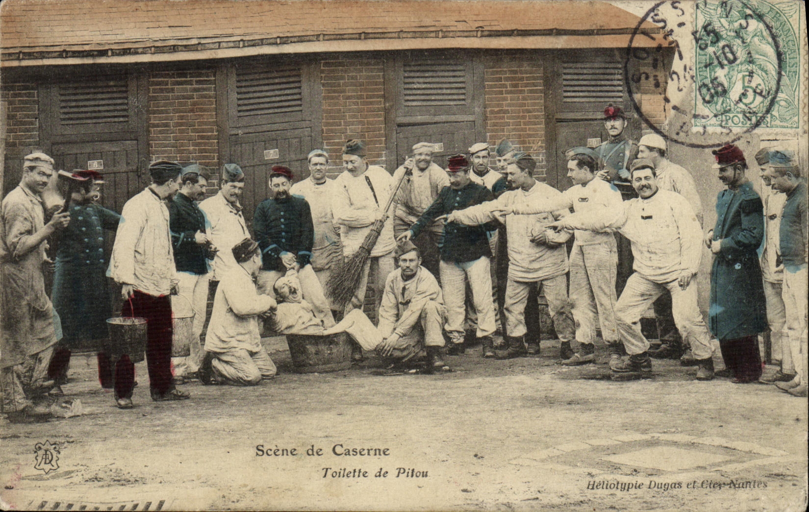 Escenas de Militaria de la POSTAL de la VENDIMIA del tocador de los cuarteles de Pitou