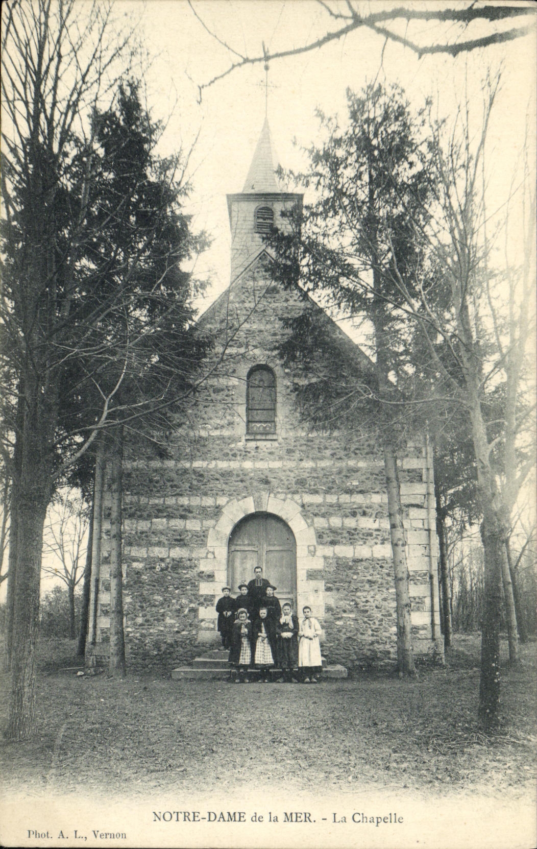 POSTAL Notre Dame de la VENDIMIA del mar los niños de la cámara acorazada
