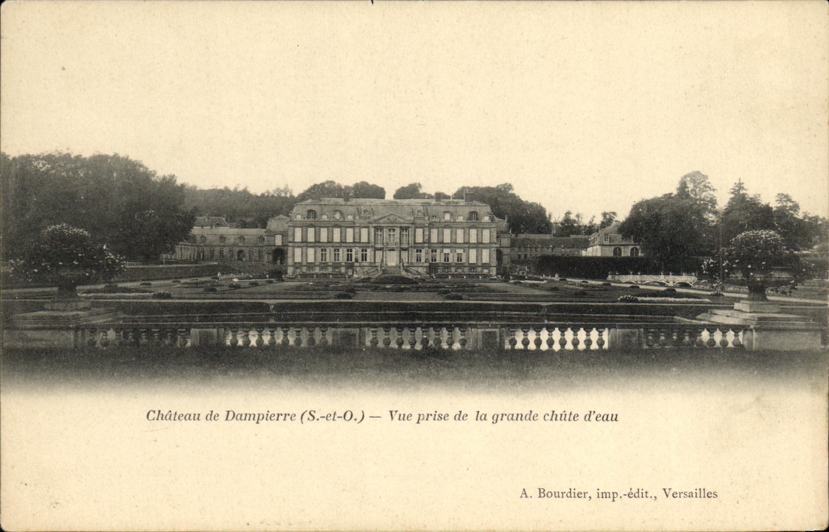 VINTAGE POSTCARD Castle De Dampierre Seen from Of the Great Water Fall