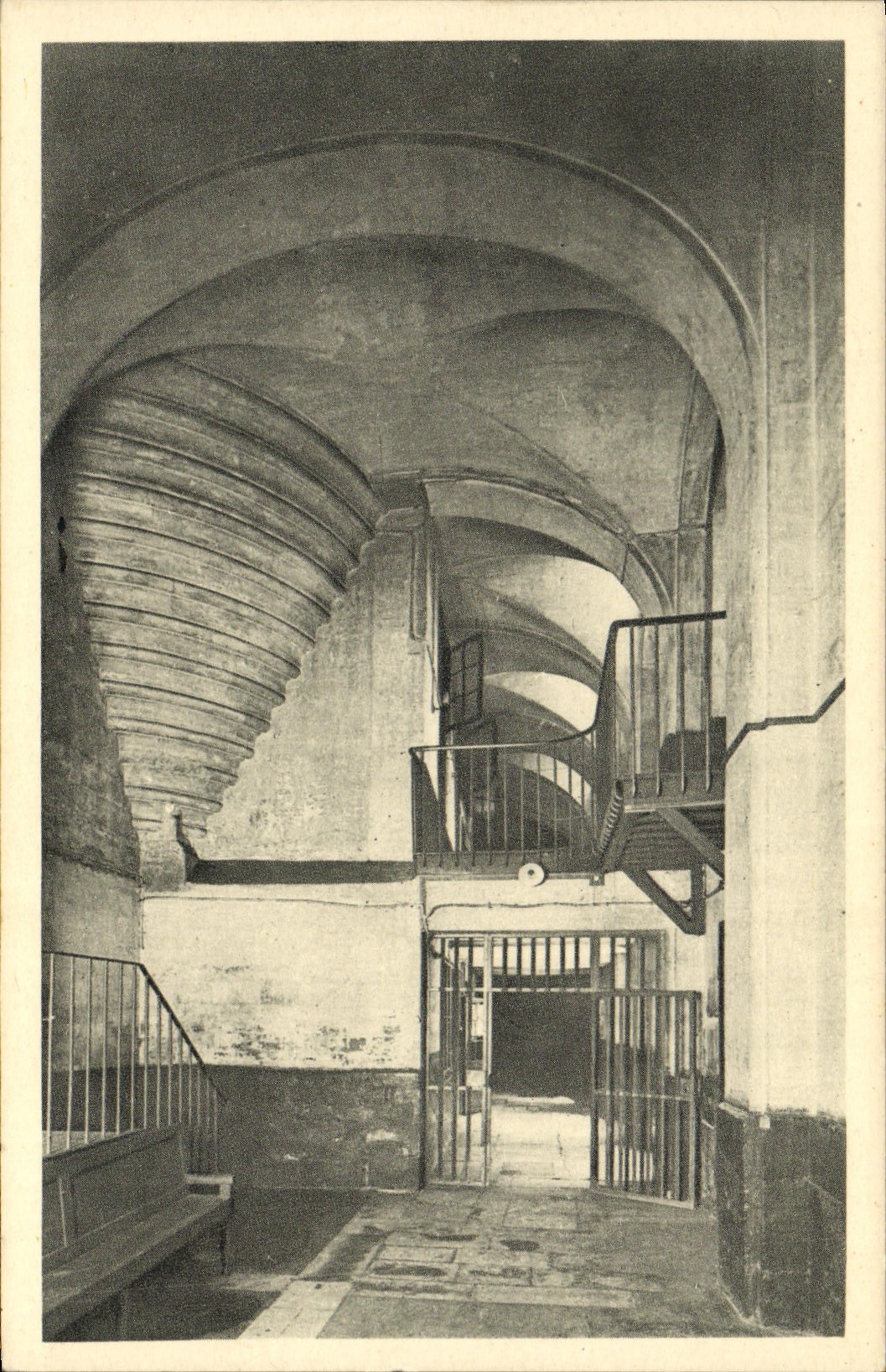 Pasillo de la casa de campo del vigilante de París de la POSTAL de la VENDIMIA de los Dungeon