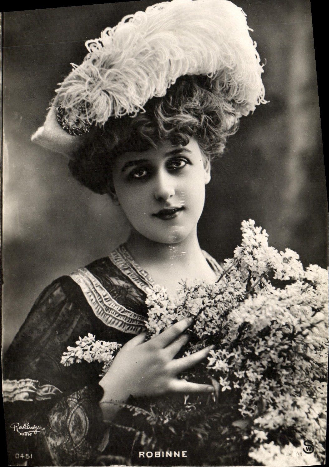 CPA Fantaisie Femme Robinne 