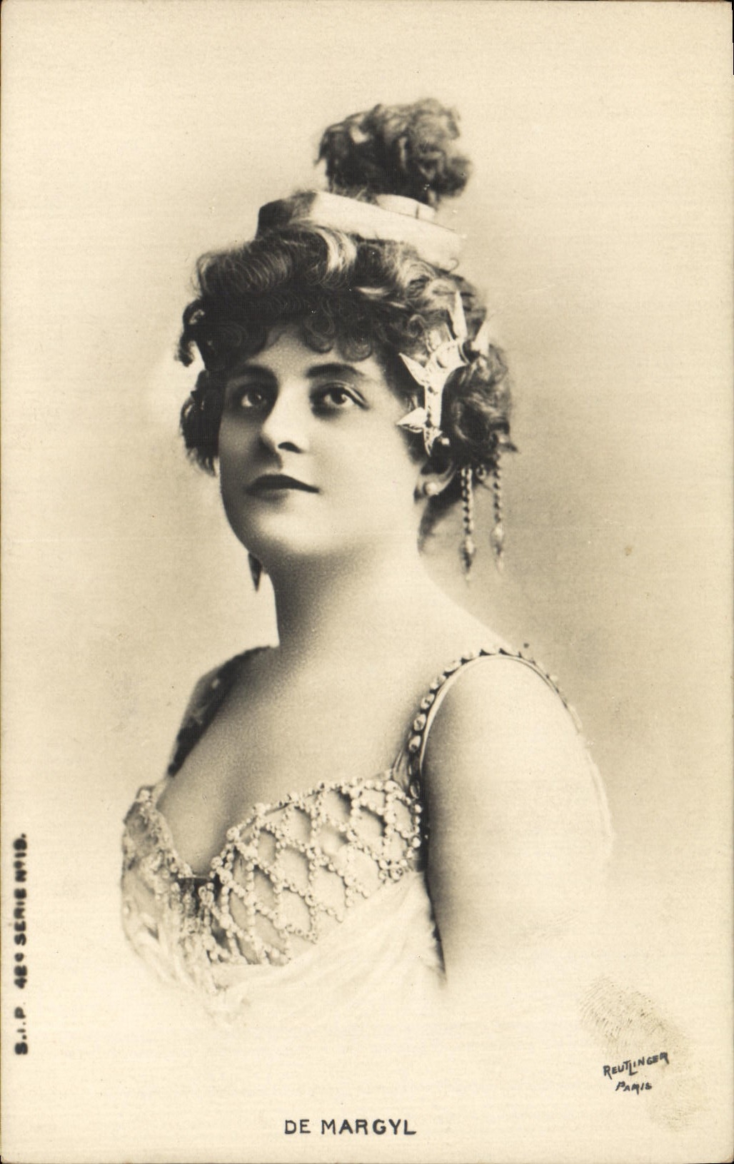 VINTAGE POSTCARD Fantasy Woman De Margyl