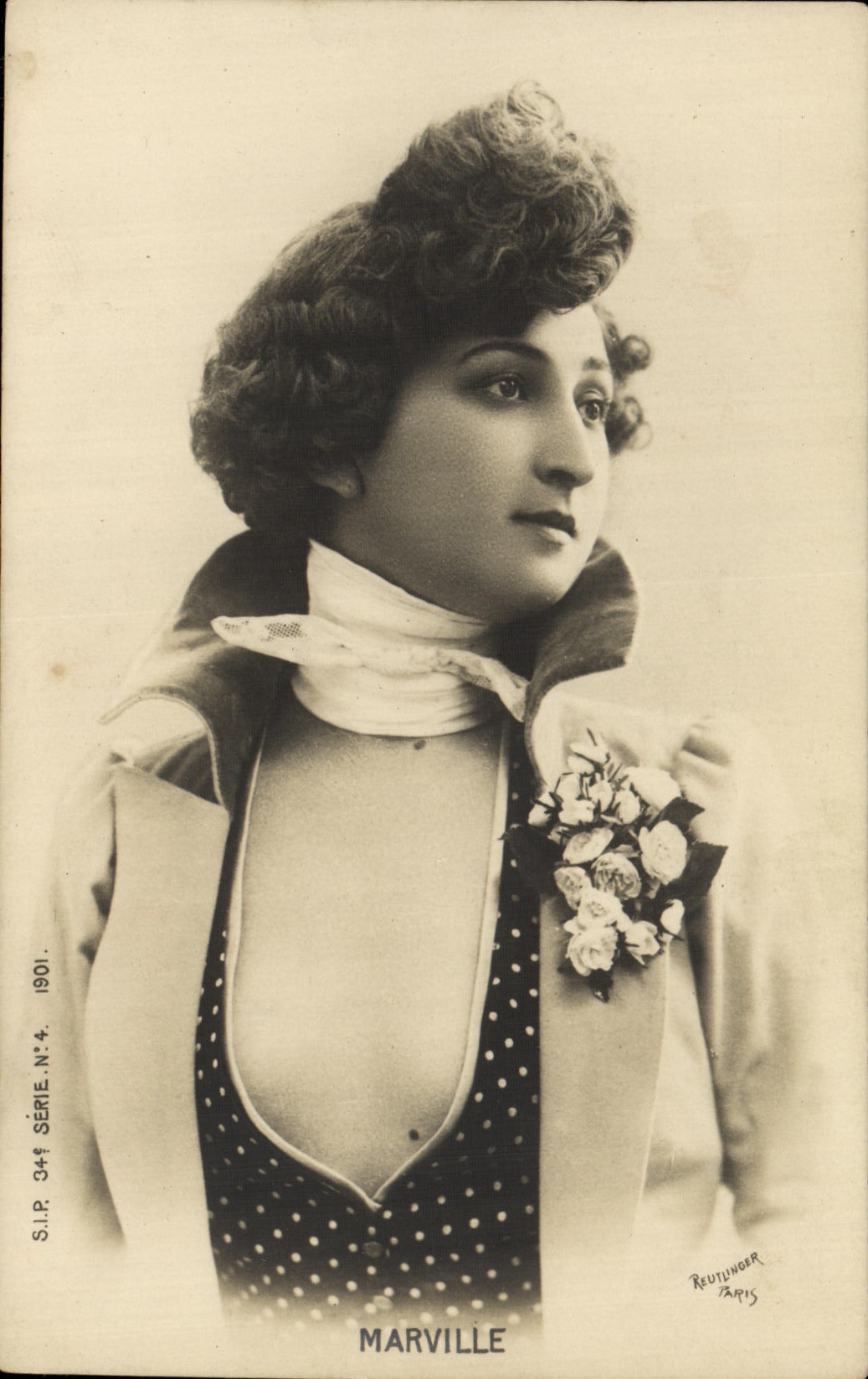 CPA Fantaisie Femme Marville