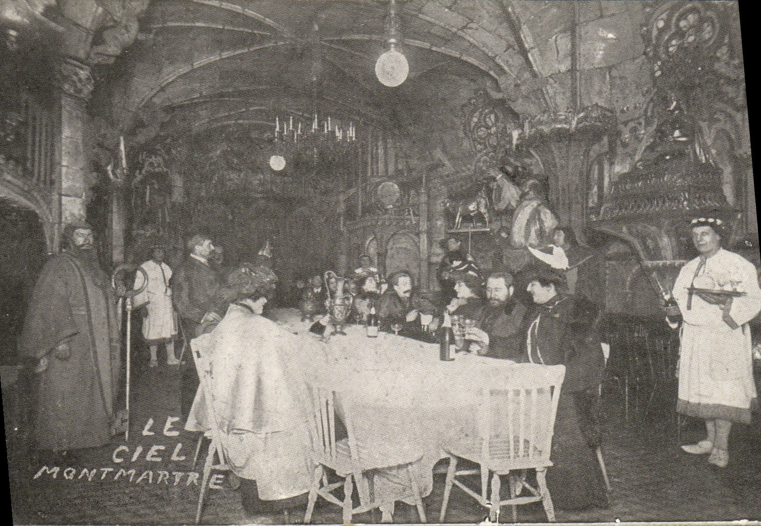 VINTAGE POSTCARD Paris Montmartre Sky