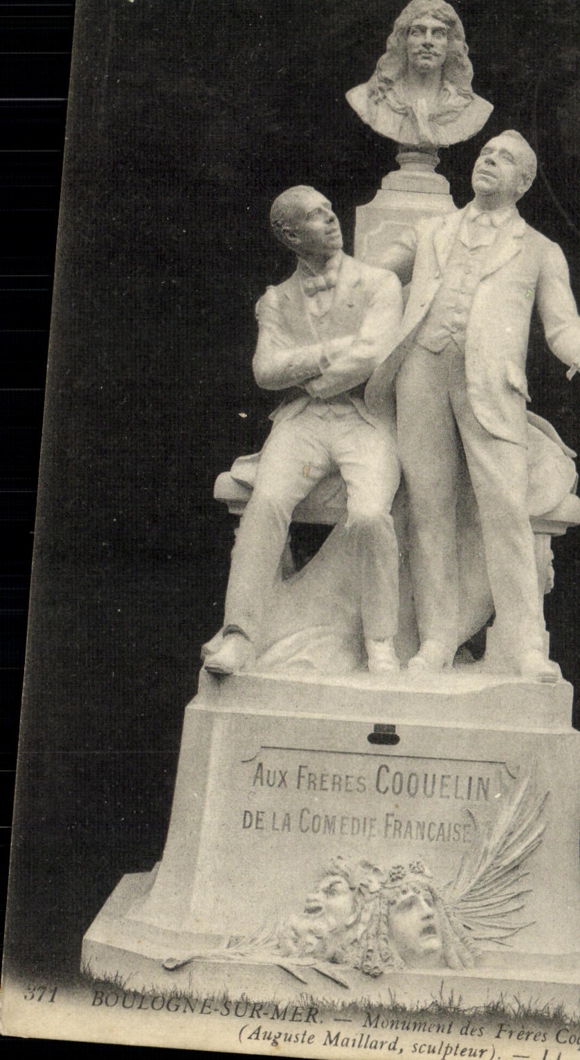 CPA Boulogne sur Mer Monument des Freres Coquelin Moliere