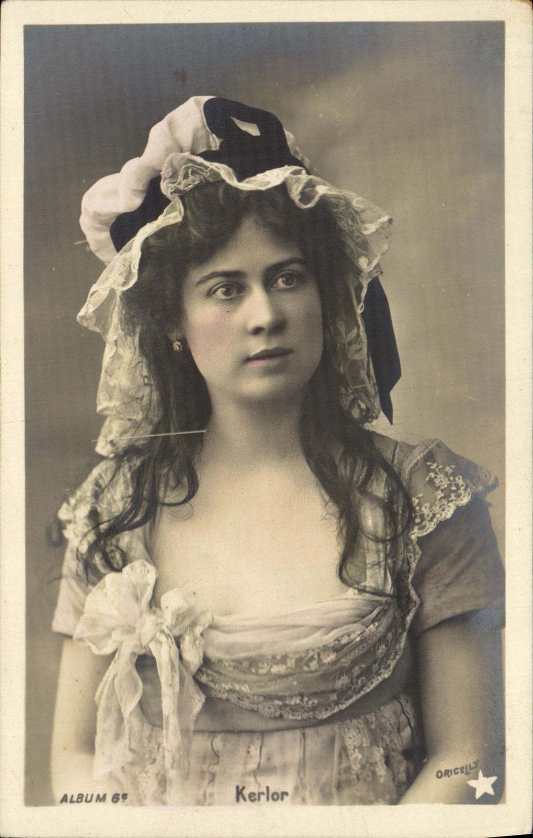 VINTAGE POSTCARD Kerlor