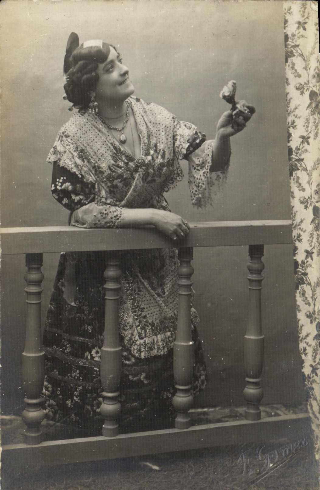 VINTAGE POSTCARD Fantasy Spain Woman