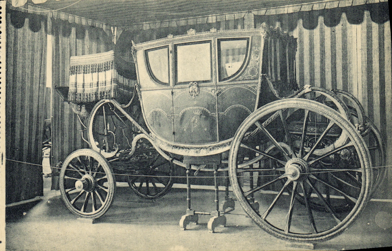 VINTAGE POSTCARD Palacio Real Caballerizas Carroza of official reception of Carlos lV