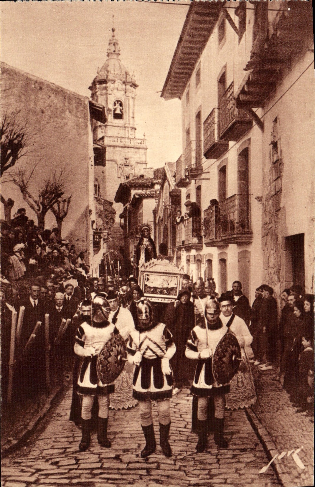 CPA Fontarabie Curieuses Processions dans les rues de Fontarabie