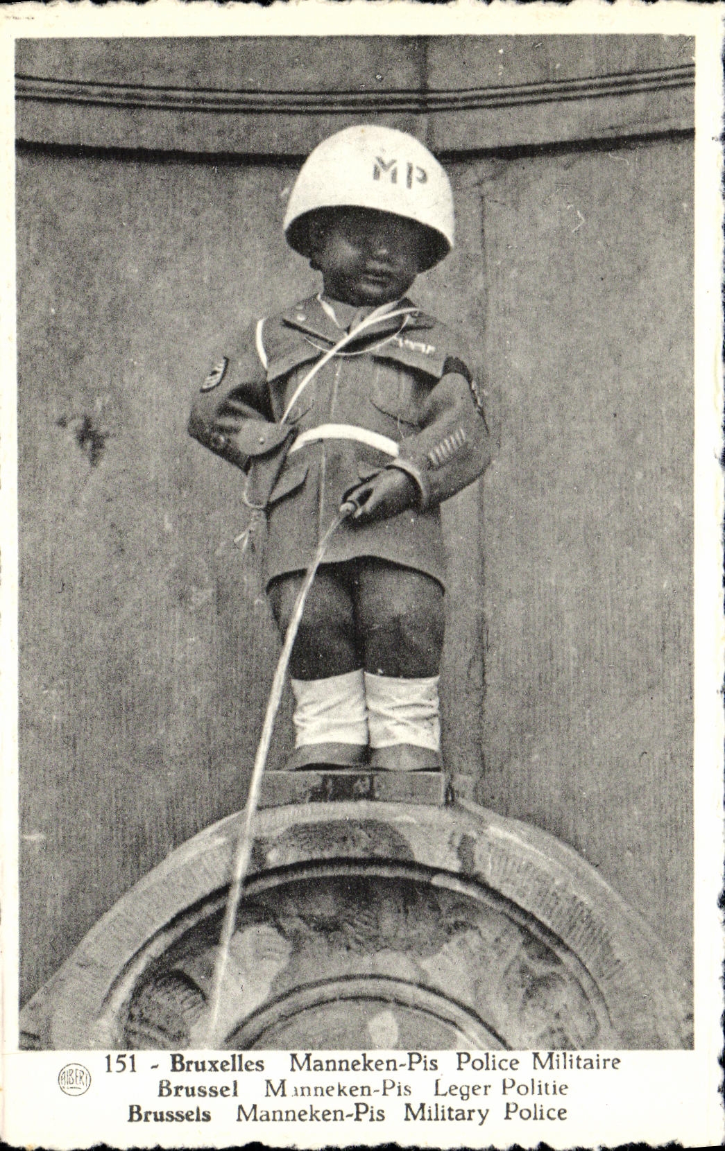 Militares peores de la fuerza de policía de Bruselas Manneken de la POSTAL de la VENDIMIA