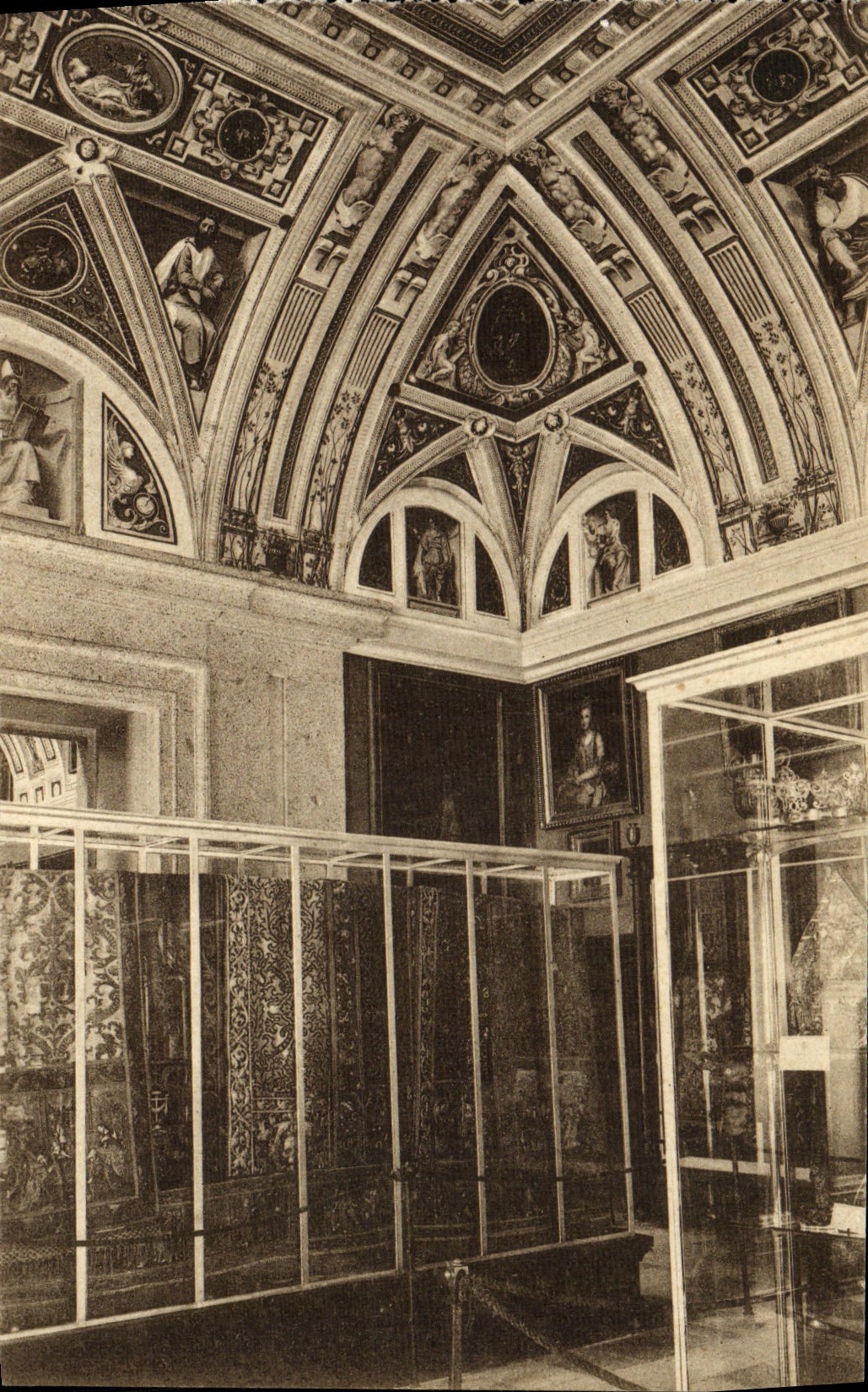 El EL Escorial de la POSTAL de la VENDIMIA saló los bordados de Capitulares Ternos