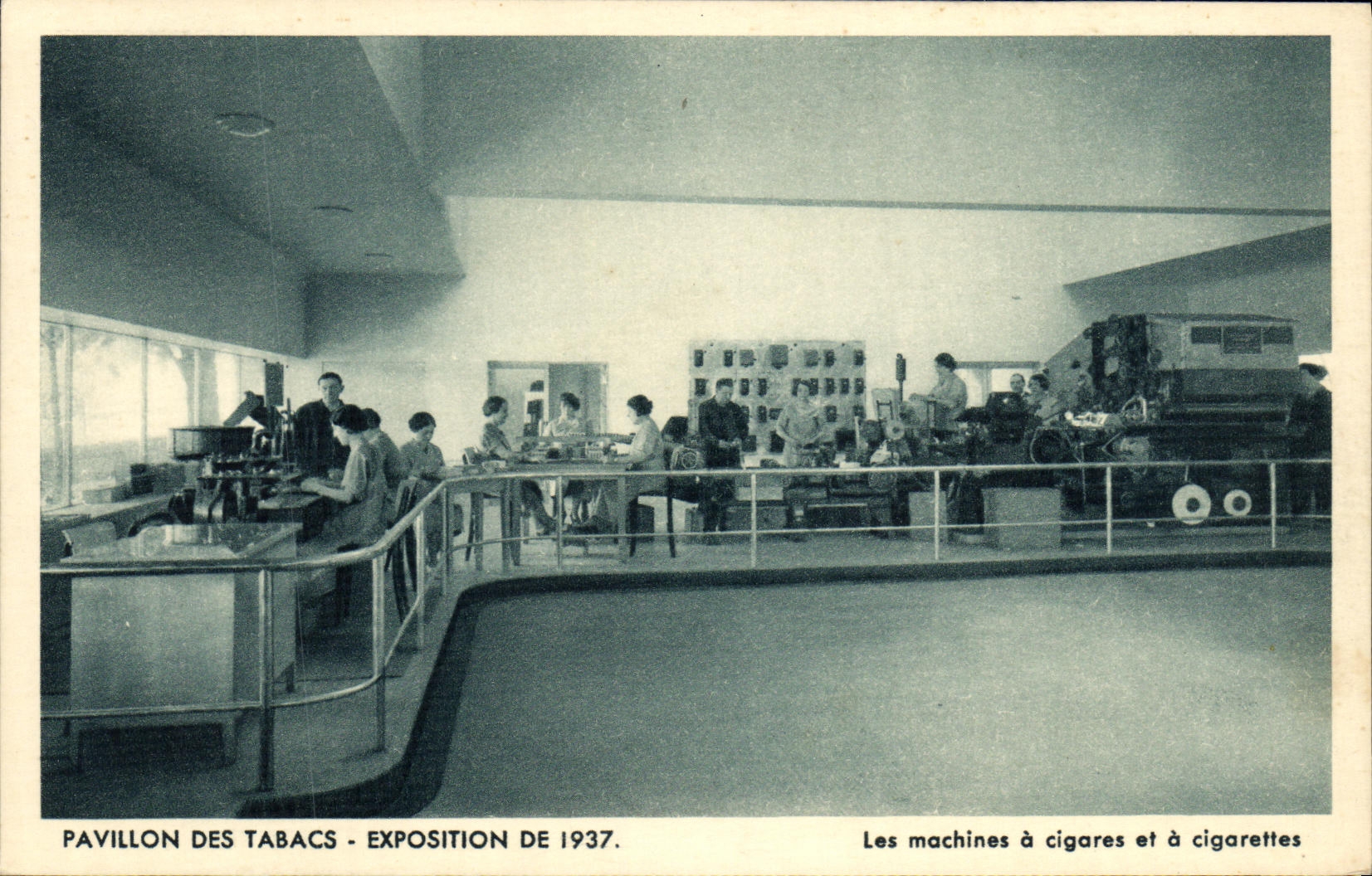 CPA Pavillon des Tabacs Exposition de 1937 Les Machines a cigares et a cigarettes Tabac 