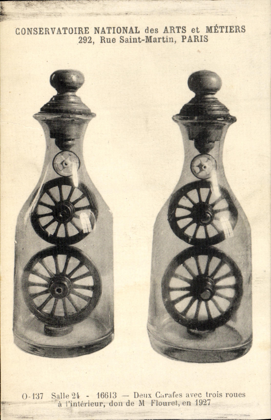 CPA Consevatoire National Des Arts Et Metiers rue saint martin Paris Deux carafes a trois roues 