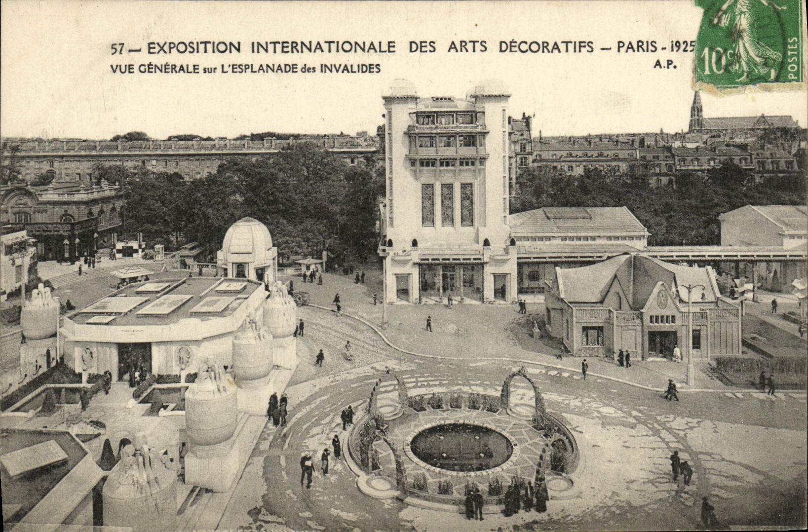 CPA Expostition Internationale des arts decoratifs Paris Vue generale sur l'esplanade des invalides