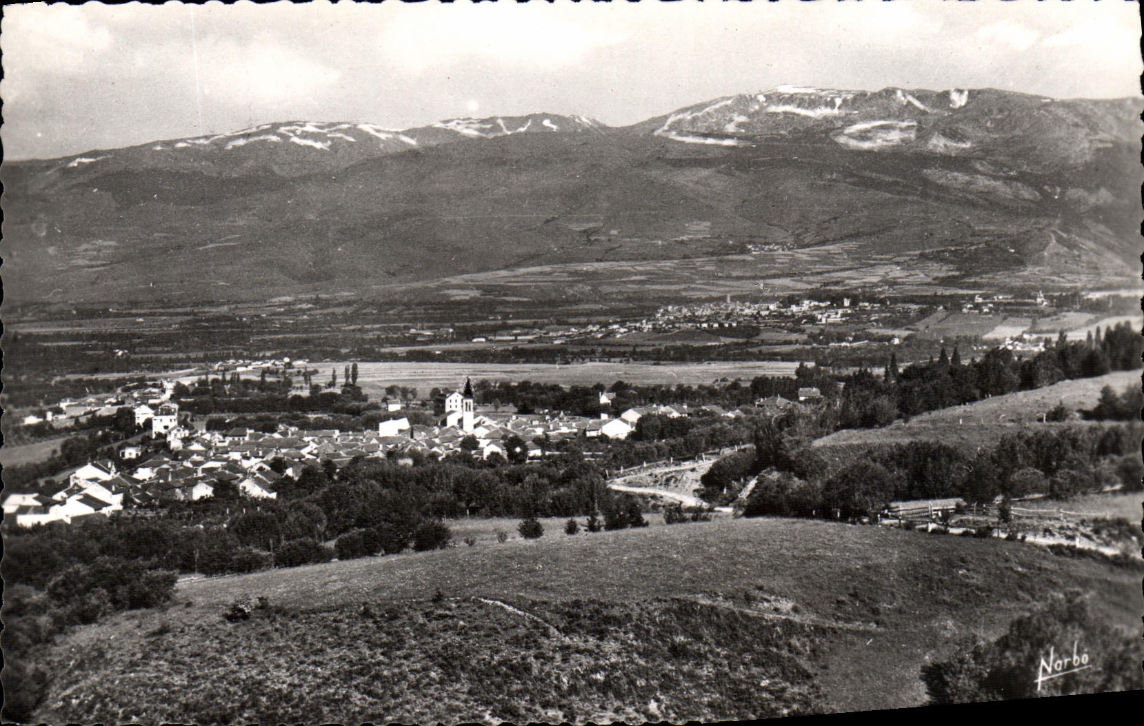 CPA Osseja Vue generale au fond pulgcerda et les pyrenees espagnoles