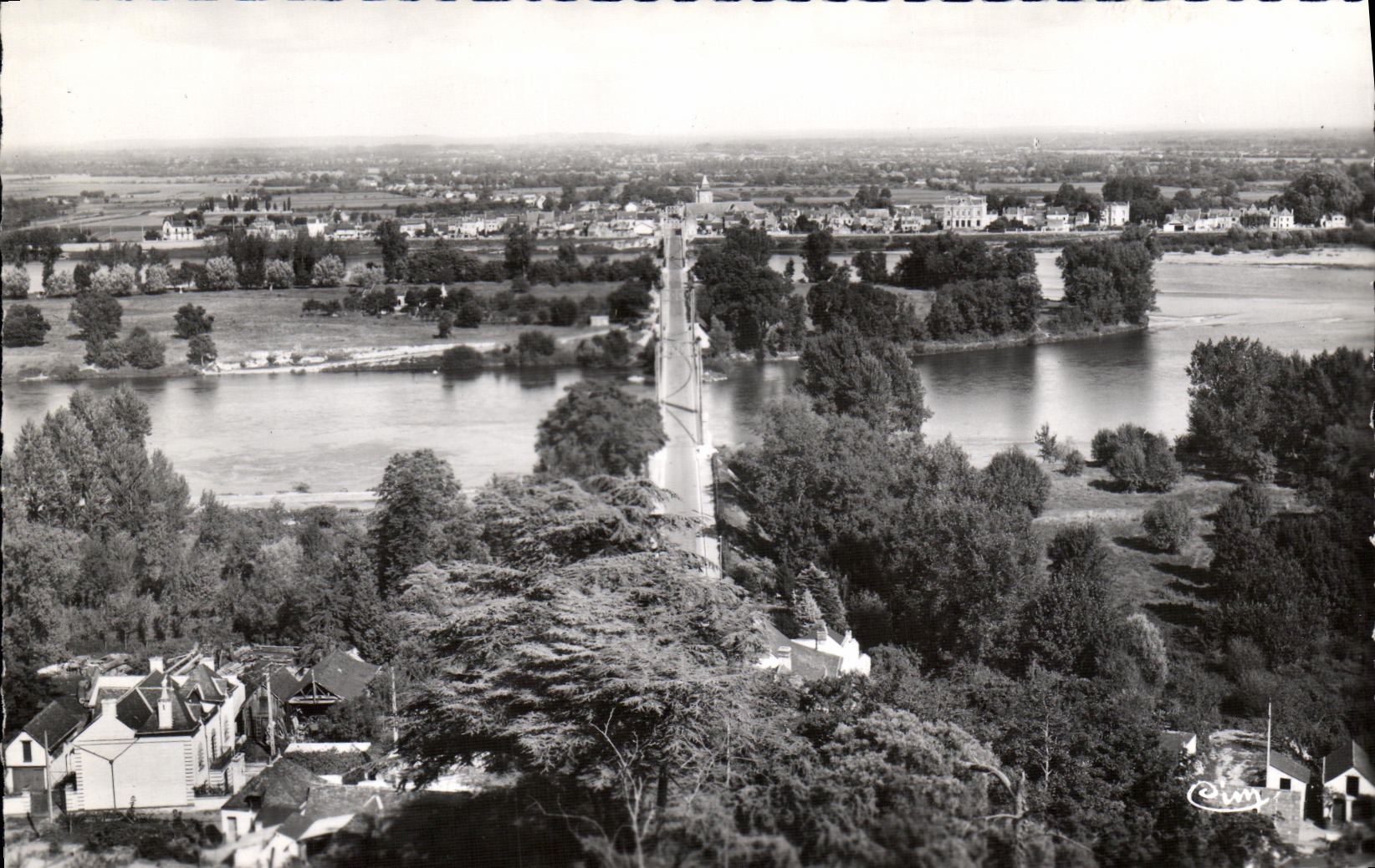 CPM Gennes Sur Loire Vue Panoramique Sur Les Ponts et la loire prise de St Eusebe 