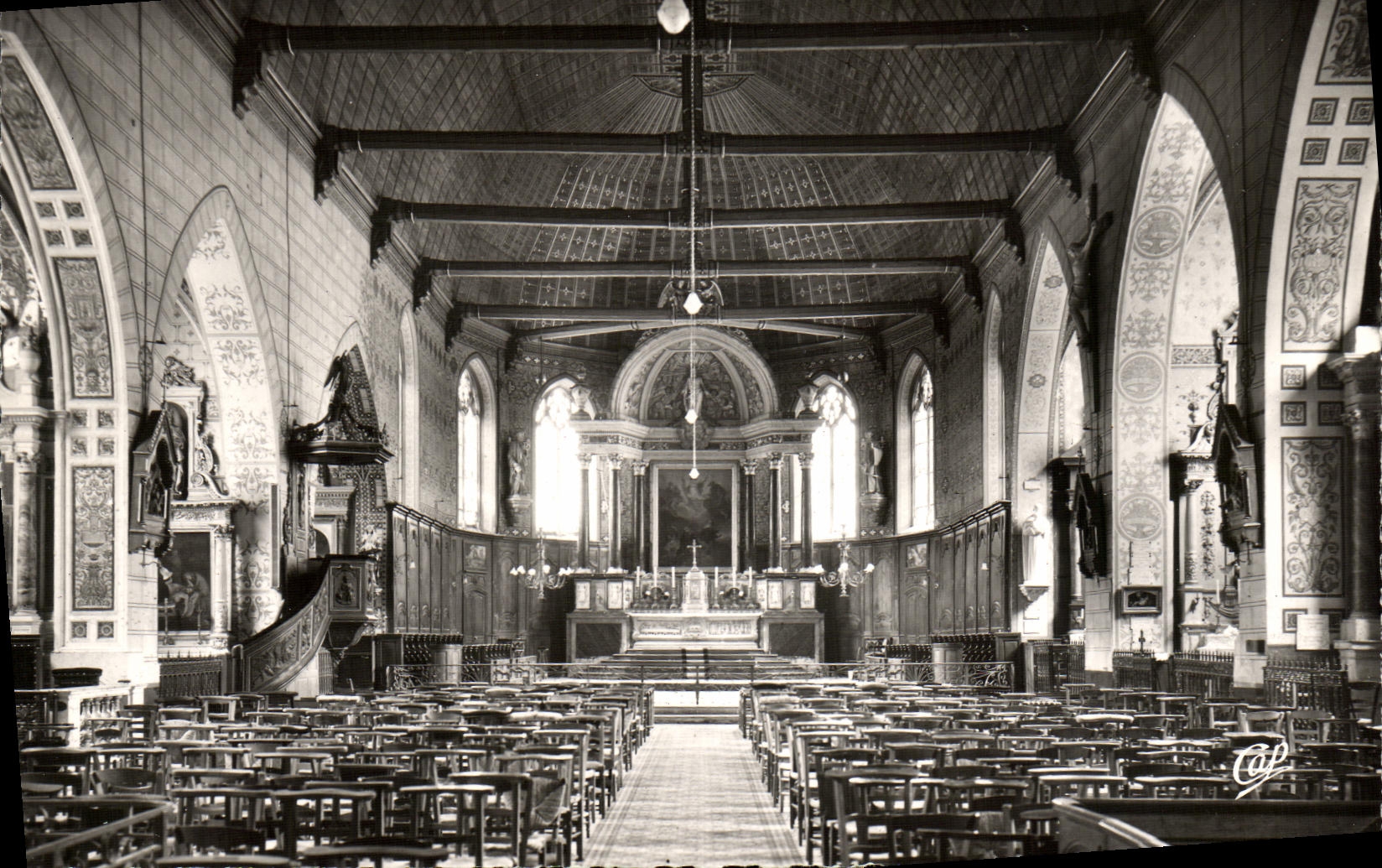 POSTAL MODERNA Belleme interior de la iglesia
