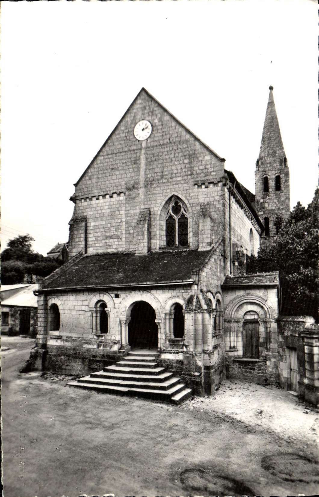 MODERN CARD Avon Rocks the Church One Of the Religious Monuments Most remarkable of Touraine